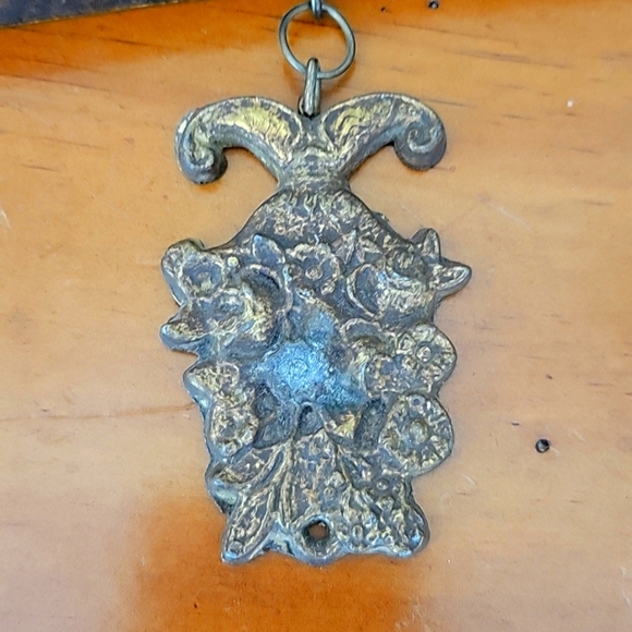 VTG FRAMED ART WITH METAL DESIGN ATTACHED BELOW - Picture 3 of 6